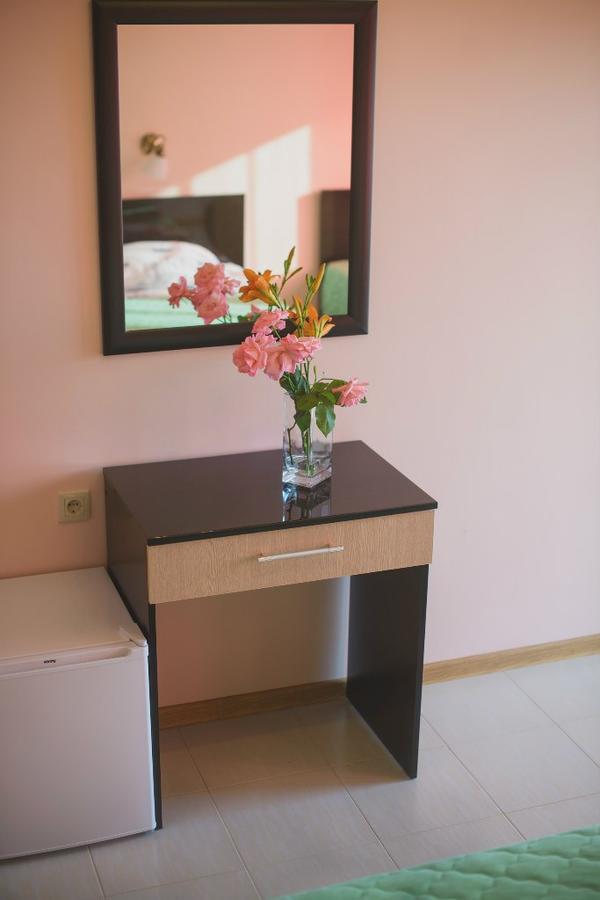 Guest House Arlen Gantiadi Kültér fotó