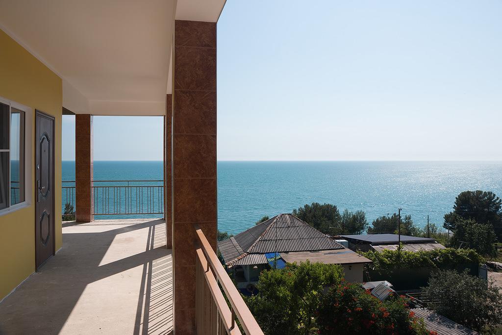 Guest House Arlen Gantiadi Kültér fotó