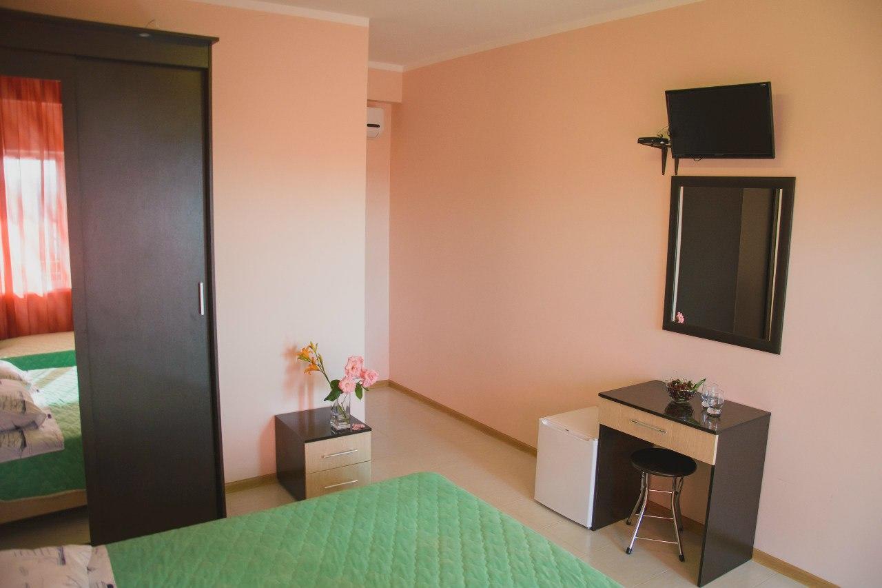 Guest House Arlen Gantiadi Kültér fotó